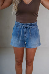 Ellie Patch Pocket Short-Medium Denim