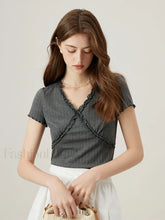 V-Neck Slim Lace Patchwork Knit T-Shirt