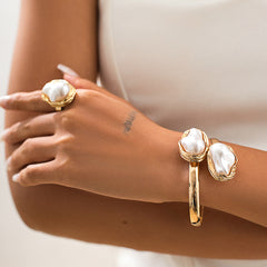 2-Piece Baroque Irregular Pearl Alloy Collar Ring And Bracelet Set