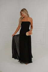 Texture Pleated Maxi Dress-Black