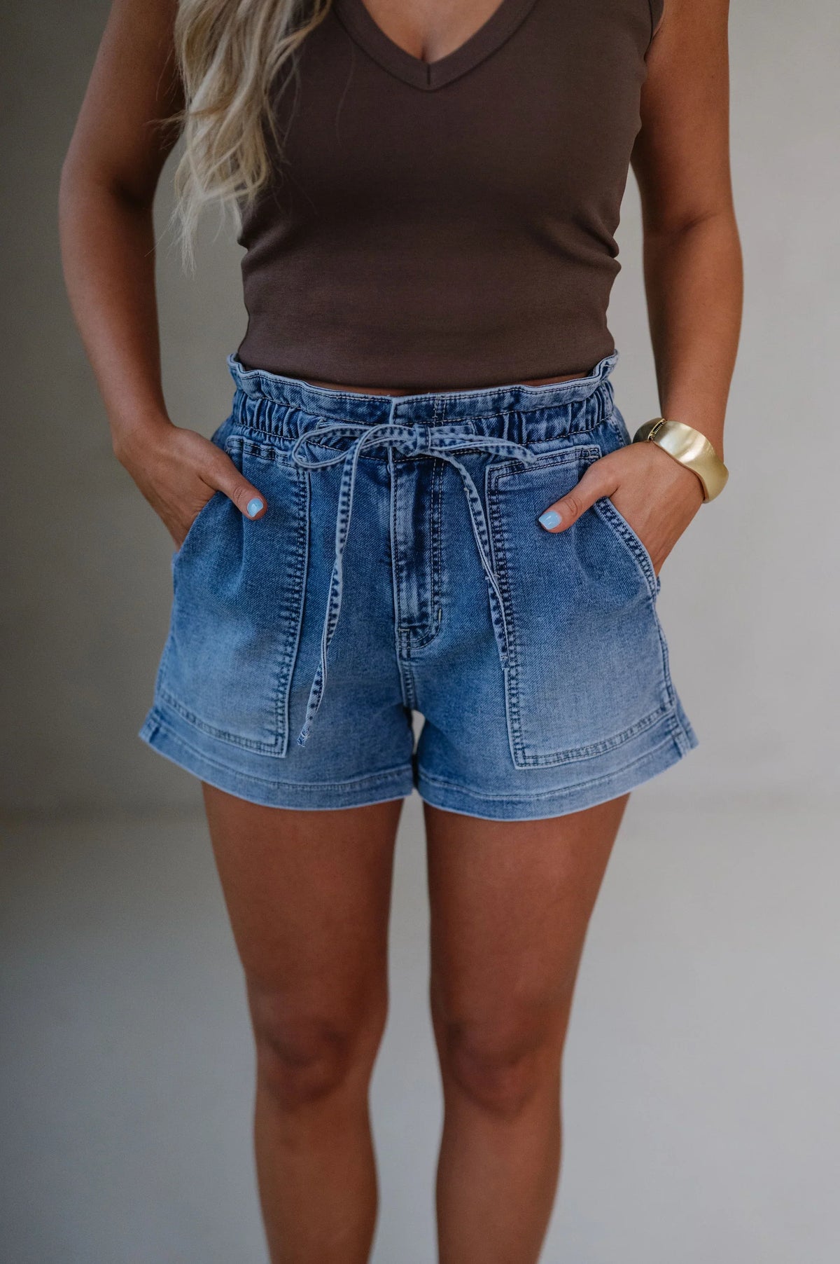 Ellie Patch Pocket Short-Medium Denim