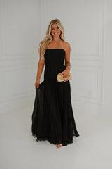 Texture Pleated Maxi Dress-Black