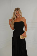 Texture Pleated Maxi Dress-Black