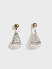Shining Leaf Graceful Hoop Earnings