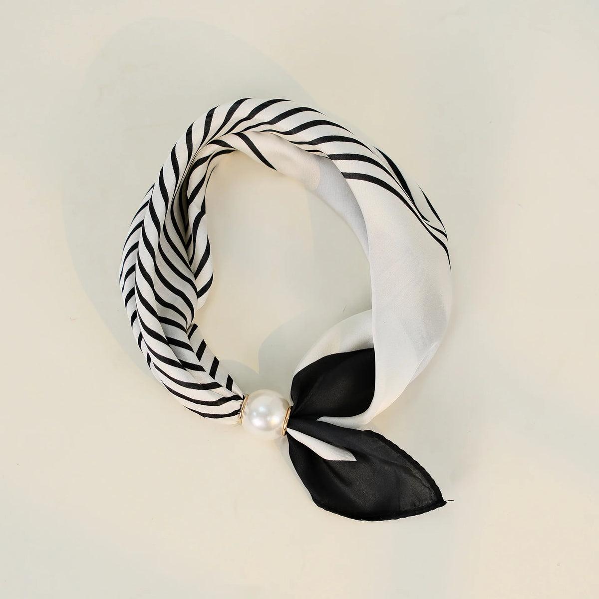 Stripe Pearl Magnetic Buckle Neck Scarf